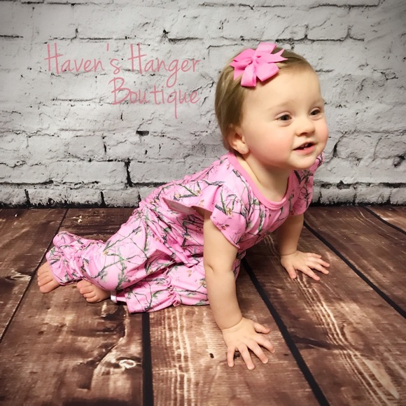 Pink Camo Baby Girl Romper - Picture 2 of 8